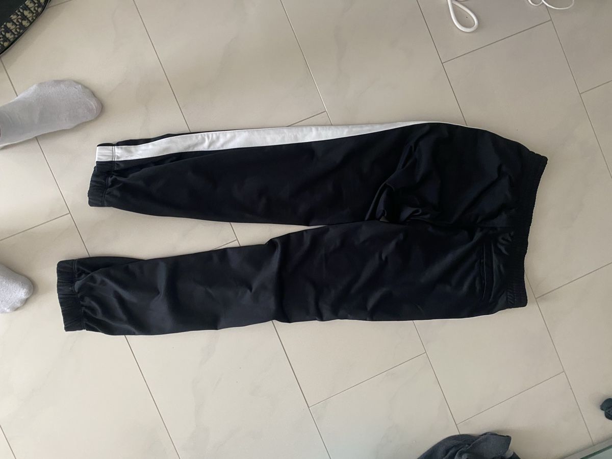 Pantaloni: Jogger – Nuovo (secondo la descrizione) da Pratteln venduto da fra_rd8j