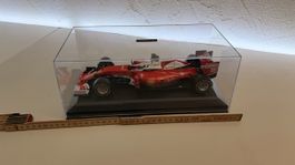 Ferrari Formel 1 Modell mit Displaybox 