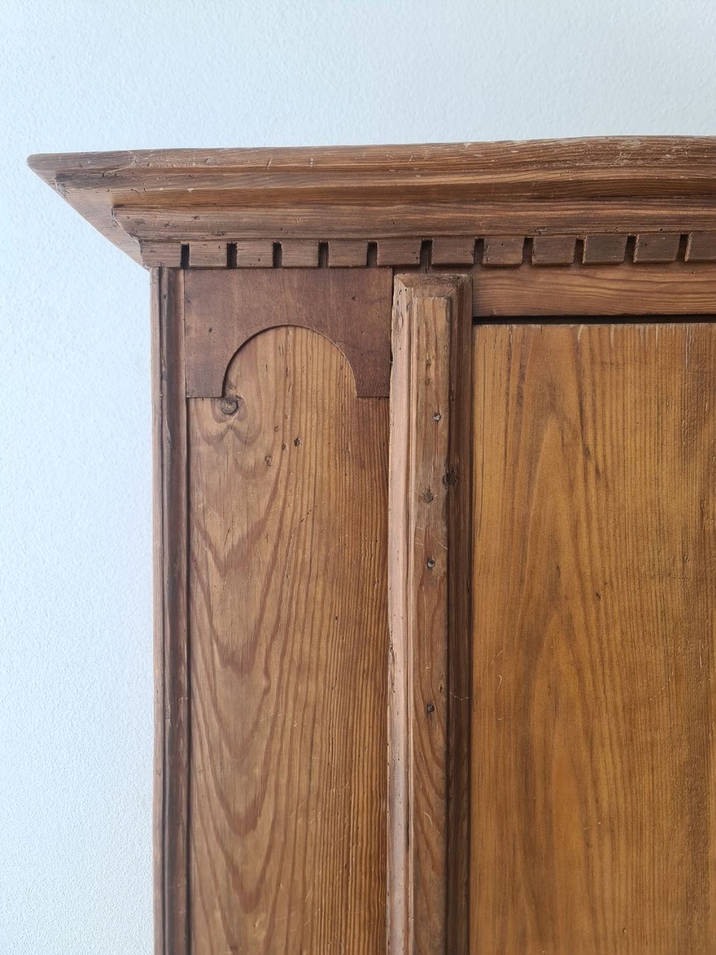 Schränke: Antiker Schrank – Gebraucht aus Uster von Cruleye 2