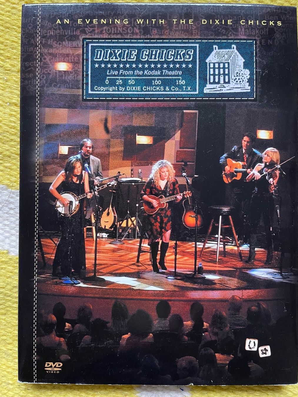 Tutti i DVDs: DIXIE CHICKS-DVD LIVE FROM THE KODAK THEATRE – Usato da Rorschacherberg venduto da CD-Roli
