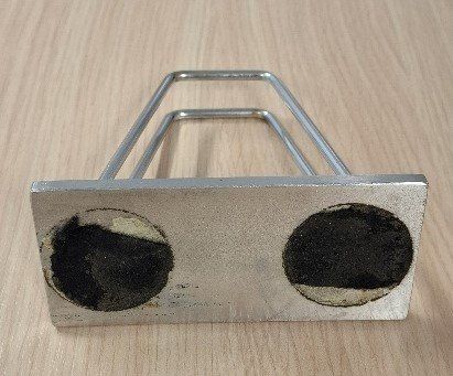 Ladenausstattungen & Messebau: Metall Kartenhalter – Gebraucht aus Steg im Tösstal von Baumerfladen 3