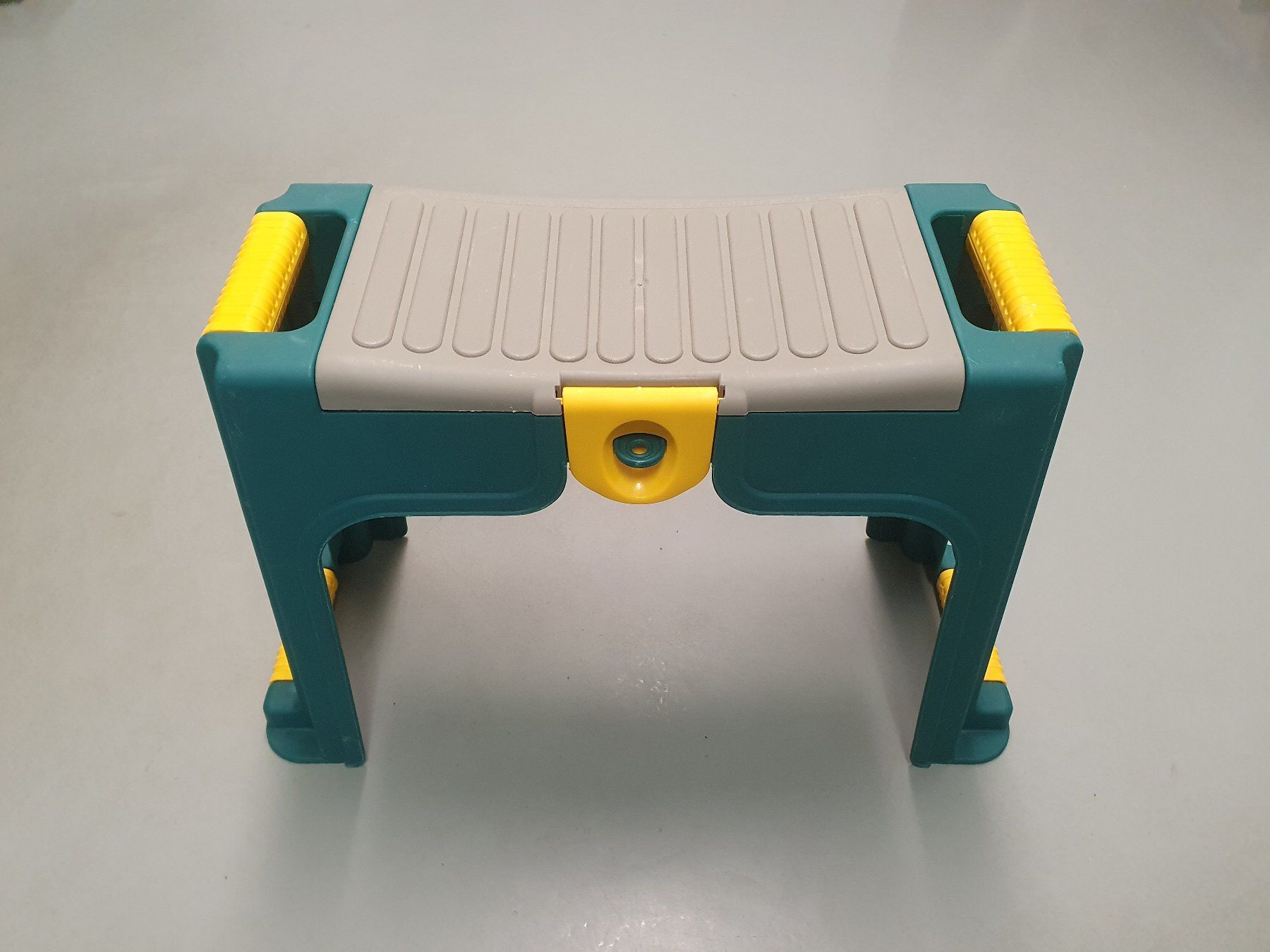 Hocker: Multihocker, Kinderhocker WULLEHUS - Schnäppchen! – Gebraucht aus Aegerten von taxidermo 1