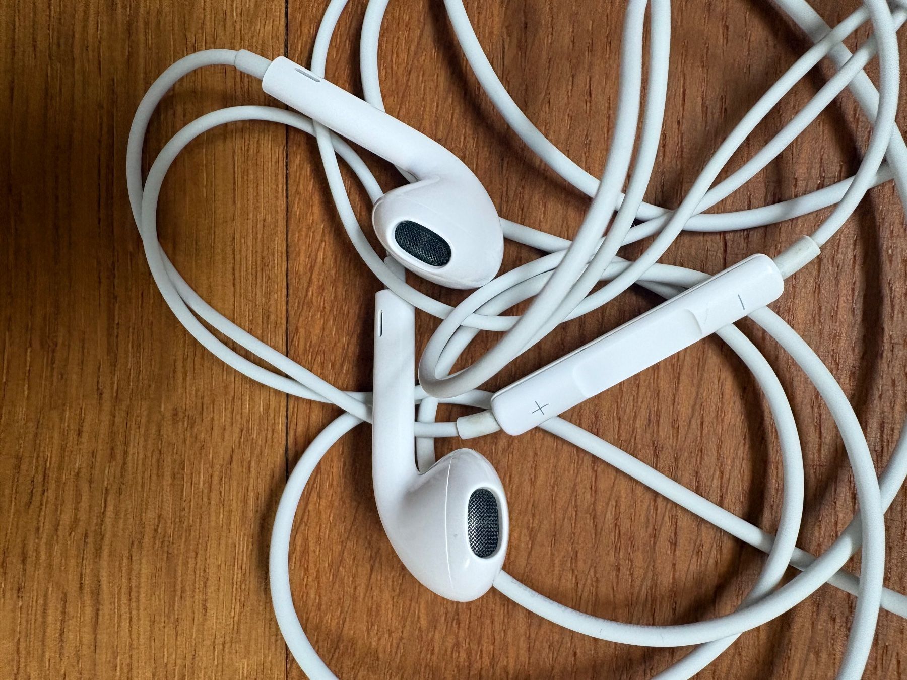 Apple Cuffie: Original Apple EarPods Kopfhörer Lightning – Usato da Zürich venduto da my_butterbrot 1