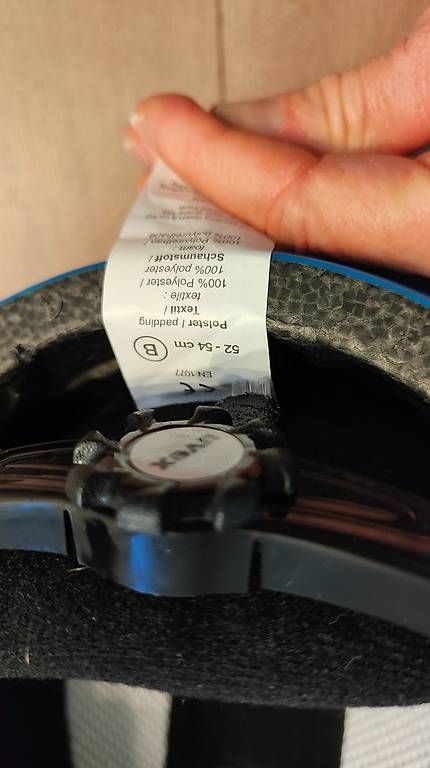 Caschi: Skihelm UVEX mit Visier – Usato da Unterägeri venduto da sile1212 2