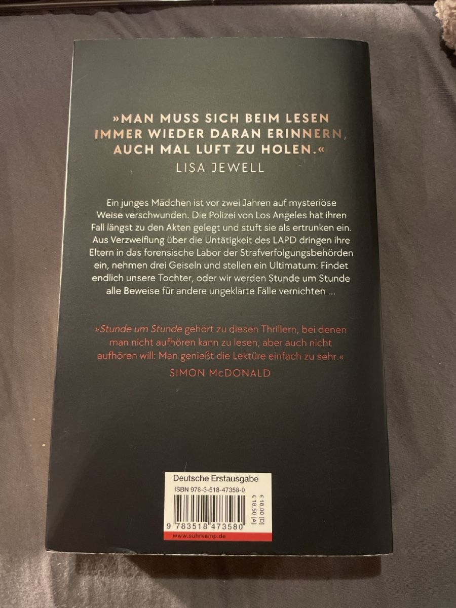 Libri: Stunde um Stunde von Candice Fox – Nuovo (secondo la descrizione) da Lenk im Simmental venduto da banane50626 1