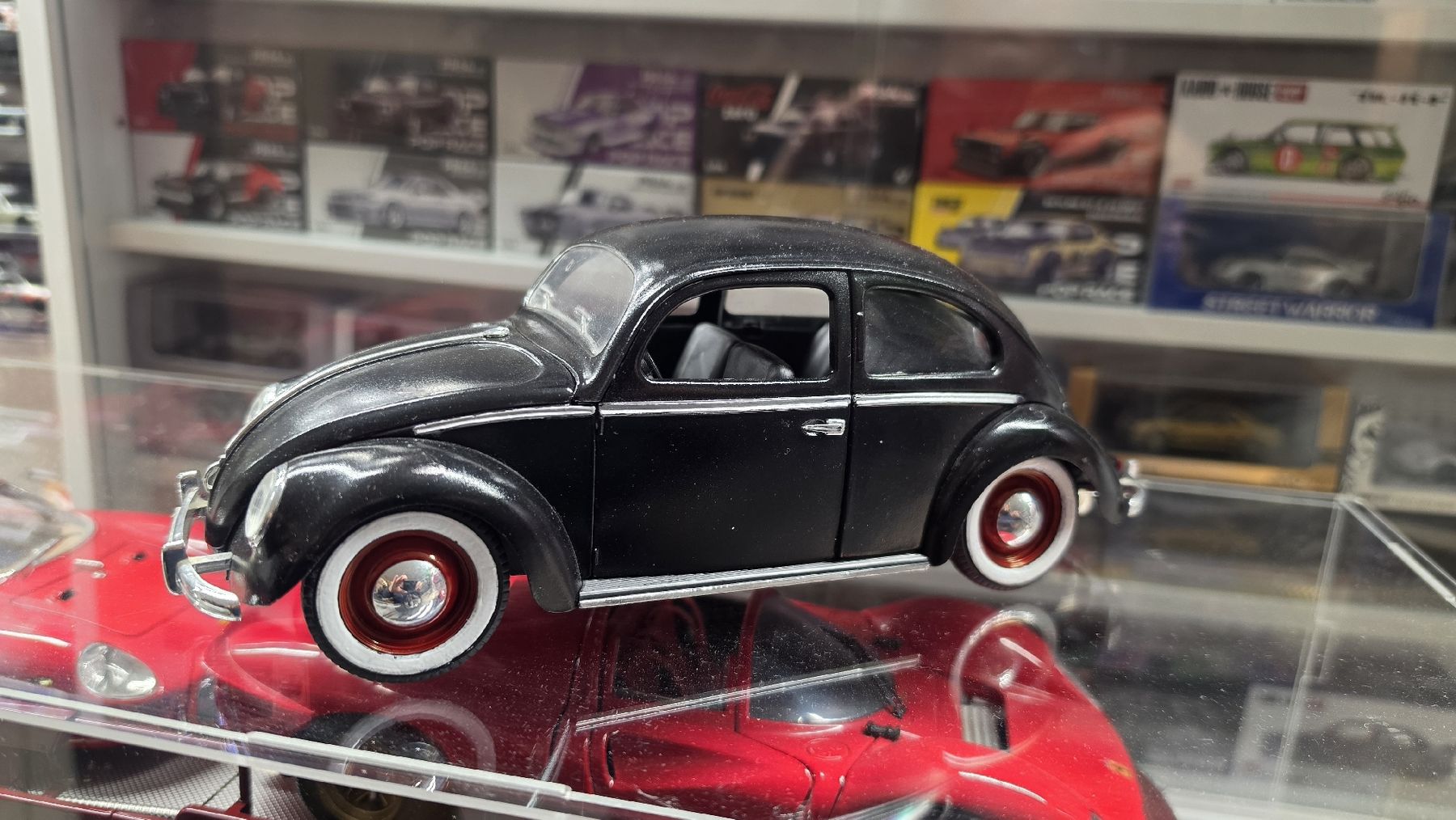 Solido Modellini d'auto: Schwarzer VW Käfer, Modellauto 1:18 Solido – Usato da Obergerlafingen venduto da Deluxepoint 4