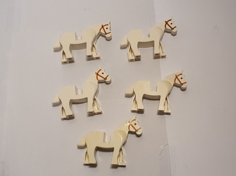 5x Vintage LEGO Pferde aus Ritterseries! Weiss (Gebraucht) in Bern für ...