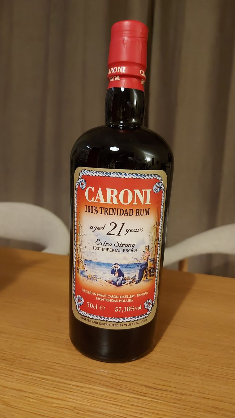 Caroni Bevande alcoliche: Caroni Rum 21 yo Velier 57.18% – Nuovo e nell'imballaggio originale da Vernier venduto da yha_plg5