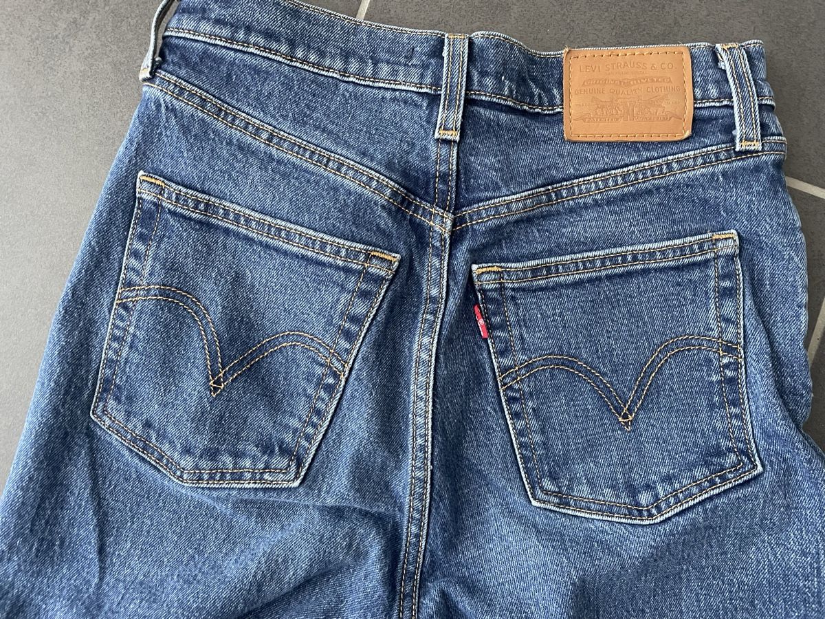 Levi's Jeans: Levi's ribcage – Nuovo (secondo la descrizione) da Herznach venduto da Enya_m26 3
