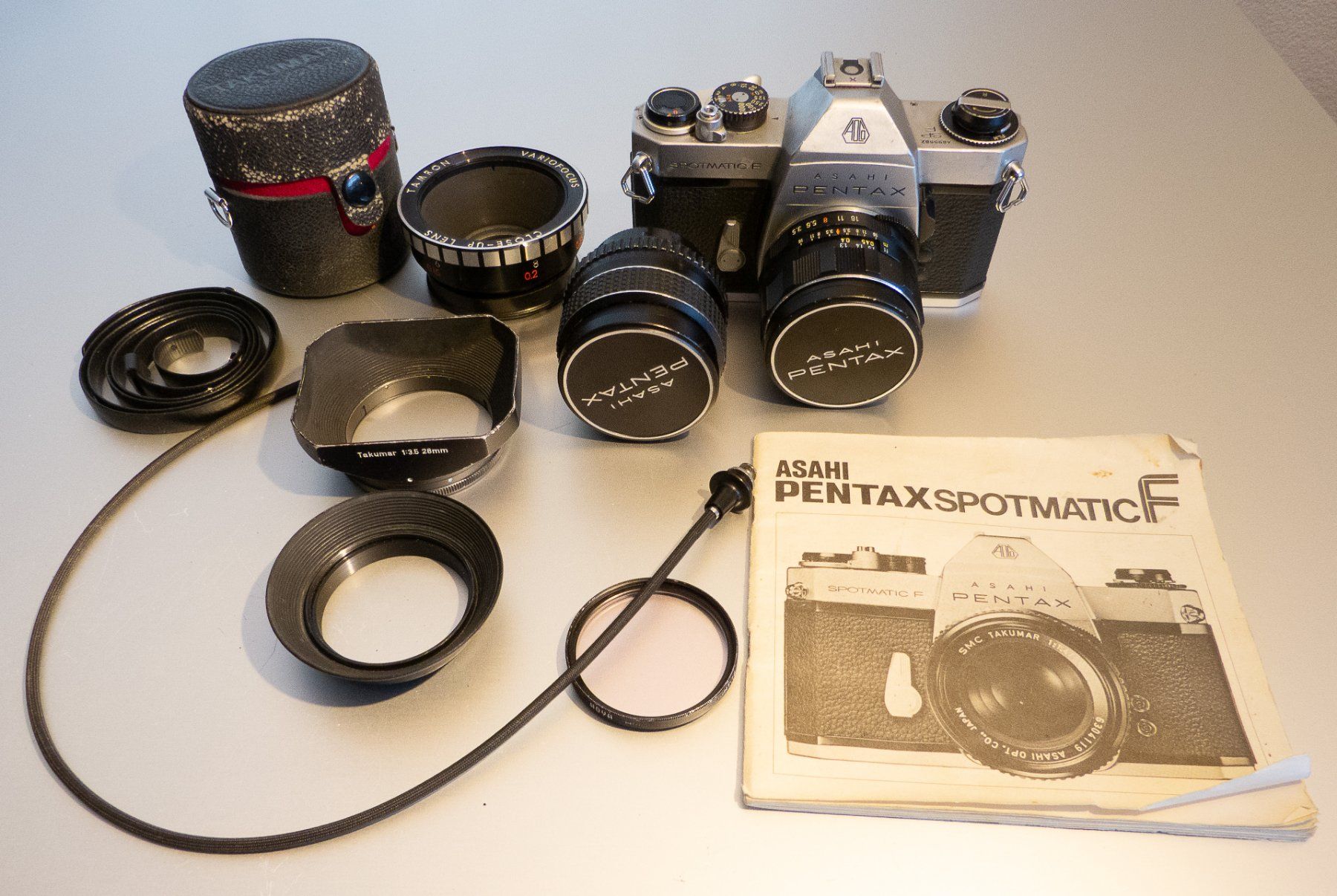 Pentax Fotocamera: Ashai Pentax Spotmatic F mit 2 Objektiven – Usato da St.Gallen venduto da migi001 6