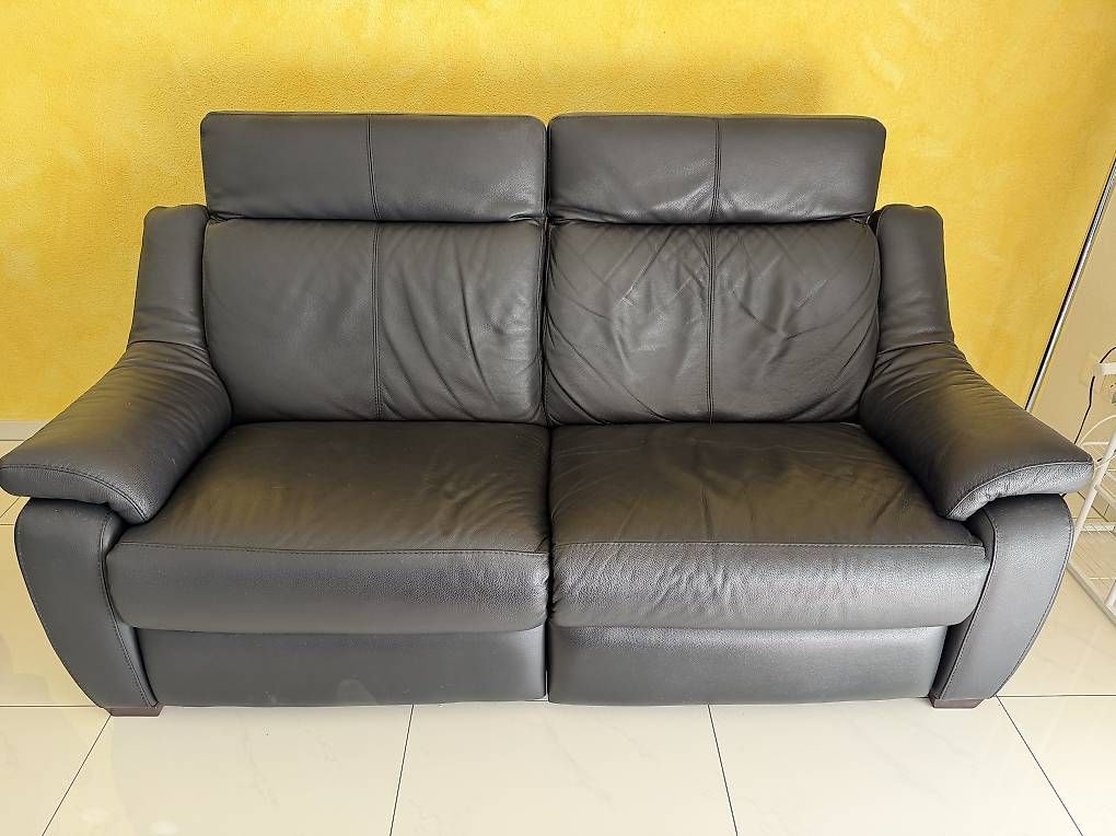 Divani: 2er-Sofa mit elektrischer Relaxfunktion – Usato da Andermatt venduto da Jolers