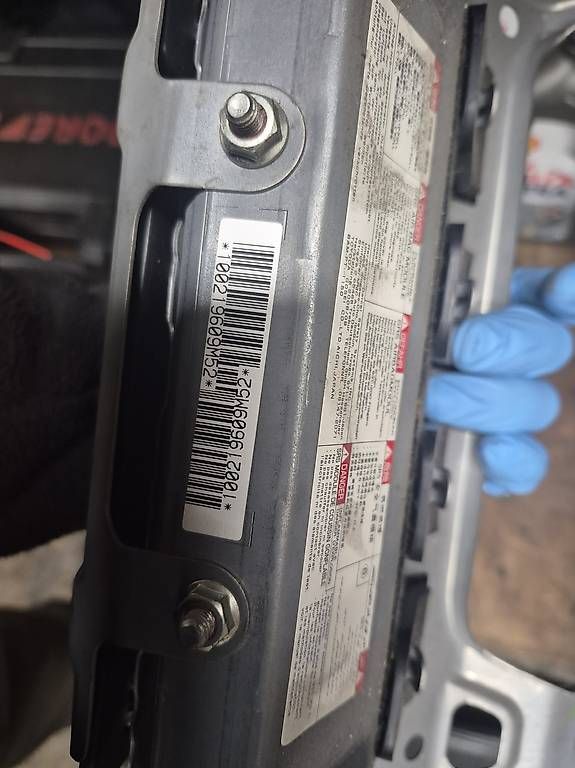 Tutti pezzi di ricambio auto: Mitsubishi Evo 10 Knieairbag – Usato da Döttingen venduto da alfisti124 1