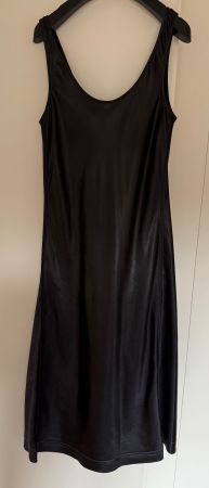 Glänzendes schwarzes Kleid Acne Studios
