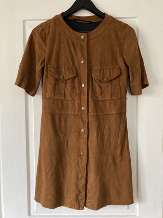 kurzes Kleid in Wildlederoptik, Grösse 36