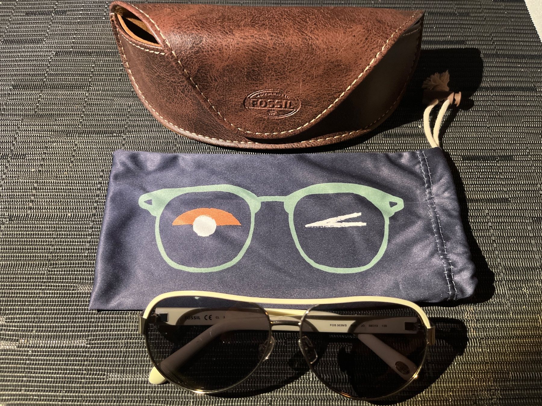Brillen & Gläser: Fossil Sonnenbrille Unisex Weiss – Gebraucht aus Zürich von becca0041 6