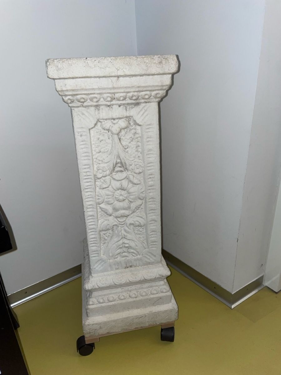 Altro in Decorazioni & Accessori: Stein Säule Sockel – Usato da Lichtensteig venduto da troimeri 2