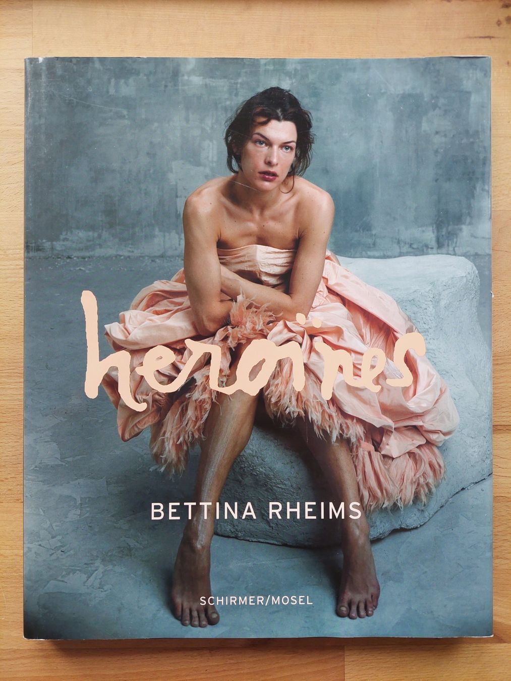 Libri: Heroines - Bettina Rheims – Usato da Obfelden venduto da Foto_Bild_Kunst_Buch