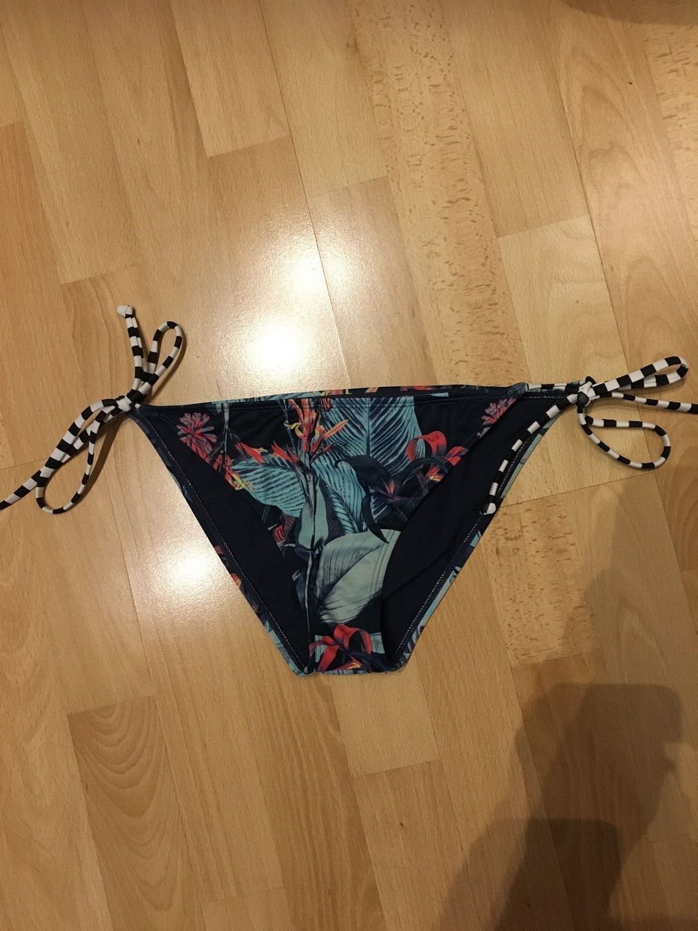 Roxy Badekleider & Bikinis: Bikini Hosen Roxy Gr. S. NEU!!! – Neu und originalverpackt aus Uetendorf von Gar_9pvy