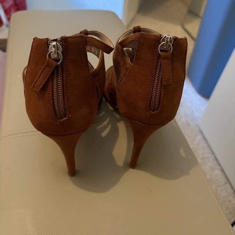 Scarpe da donna: High Heels/ Damenschuhe Sandalen – Usato da Winterthur venduto da fat_x5t2 1