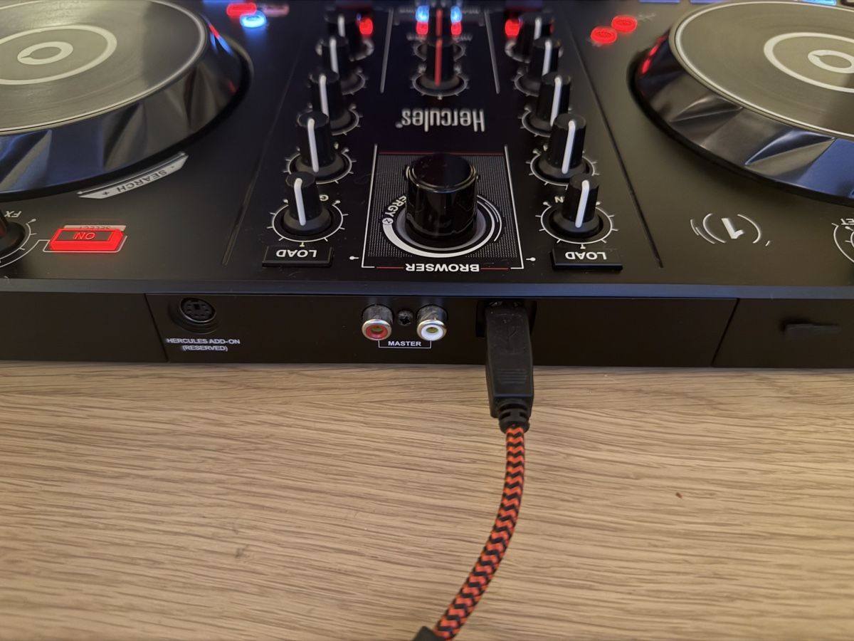 Hercules Console di mixaggio: Hercules DJControl Inpulse 300 – Usato da Corsier-sur-Vevey venduto da gon_n86t 4