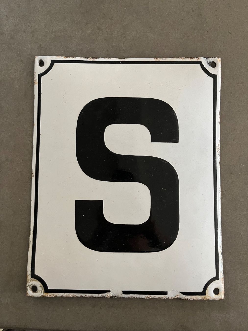 Insegne: Altes Emailschild S / Buchstabe – Usato da Steffisburg venduto da Reitschel5