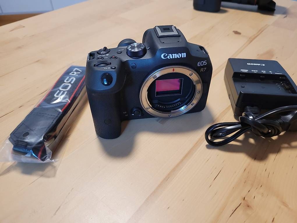 Canon Fotocamera: Boitier Canon R7 – Usato da Schmitten FR venduto da blaiseg