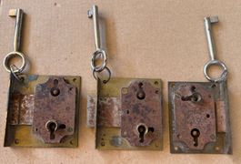 LOT VINTAGE SCHLÖSSER MIT SCHLÜSSEL