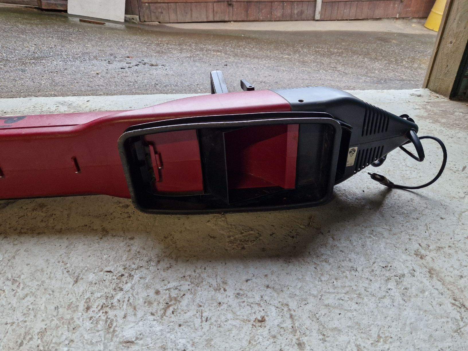 Soffiatori & Aspiratori per foglie: Laubbläser elektrisch – Usato da Schwarzenbach BE venduto da Caterpillar966 5