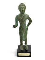 Statuette offrant étrusque en bronze patine verte