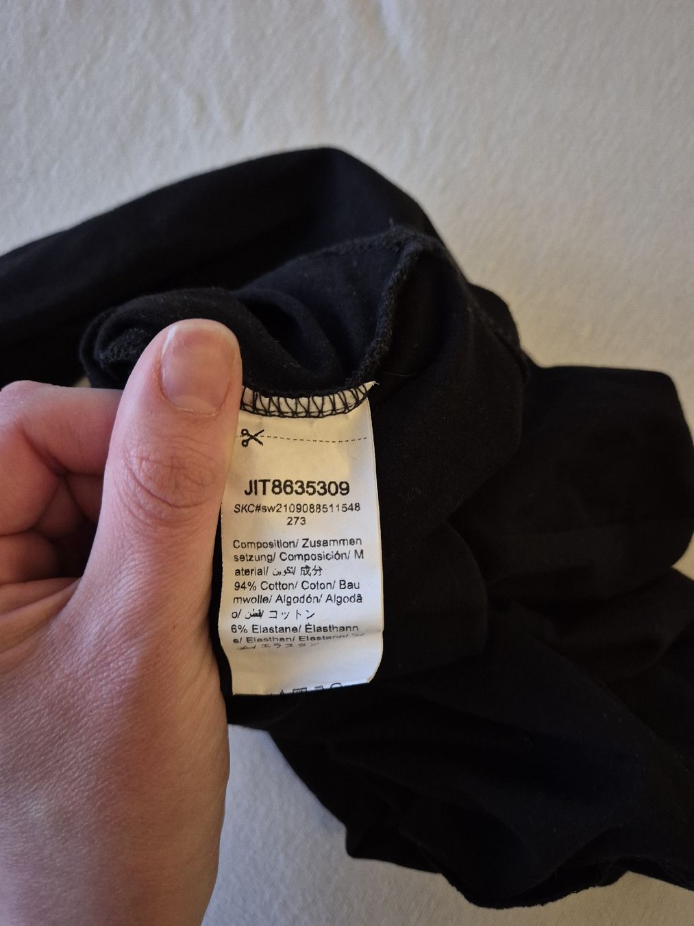 Shein Top: Schwarzes Croptop mit langen Ärmeln – Usato da Schlieren venduto da nat_76vd 3