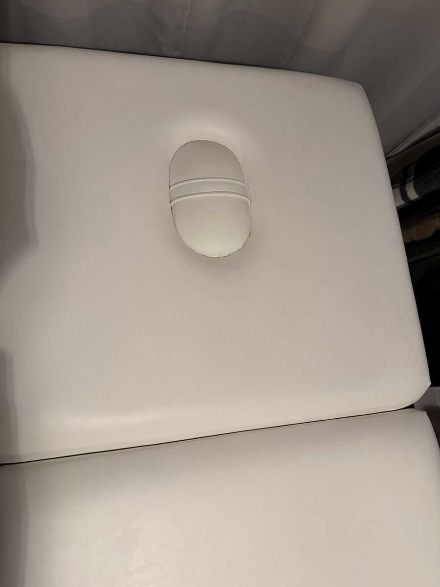 Kosmetik-& Massageliegen: Table de massage – Gebraucht aus Péry von Jes_n9g2 1