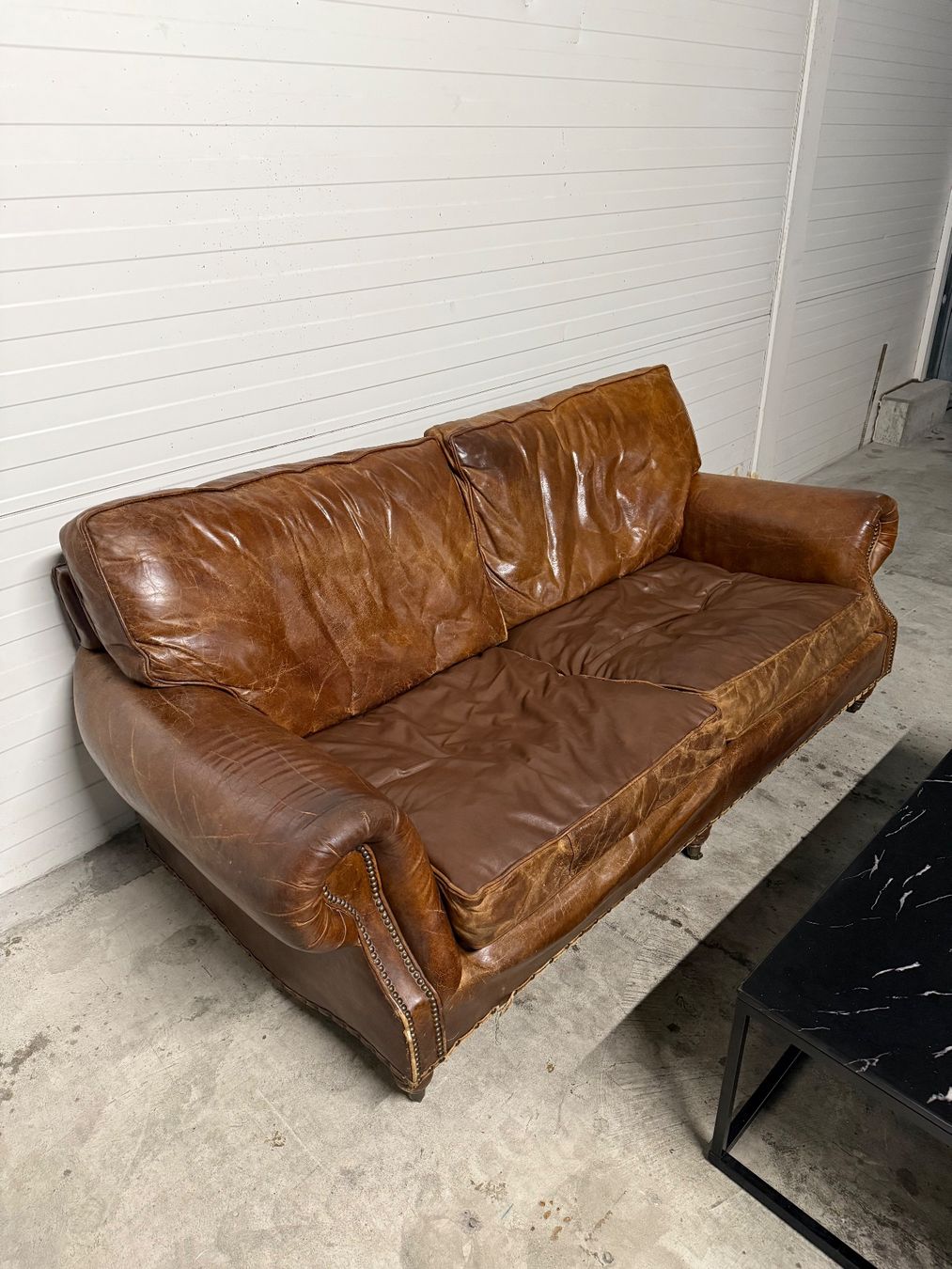 Chesterfield Sofas: Chesterfield Sofa – D'occasion à Meggen par Samalge 1