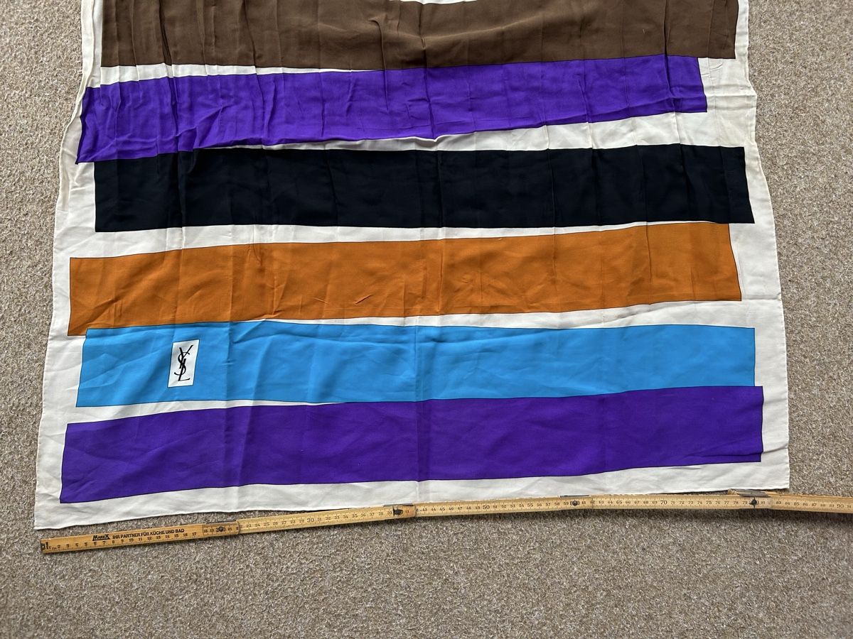 Saint Laurent Foulard & Sciarpe: Foulard Seide YSL – Usato da Birsfelden venduto da Exclusivity 5