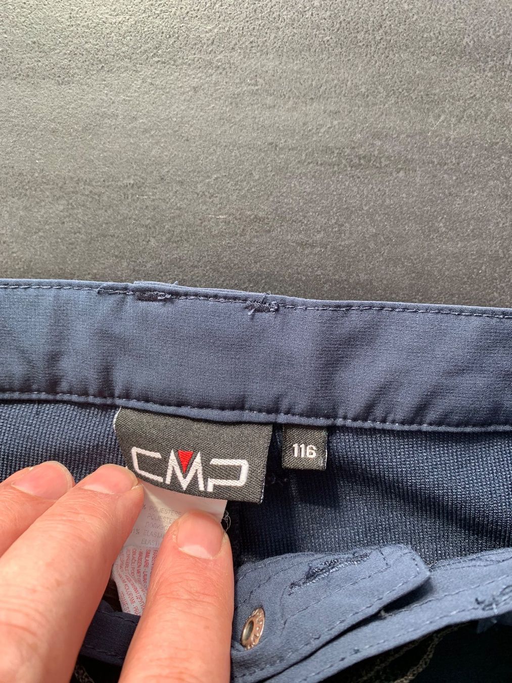 CMP Pantaloni: CMP Kinder Shorts Gr. 116, dunkelblau mit Gürtel, – Usato da Willisau venduto da Agent_red 2