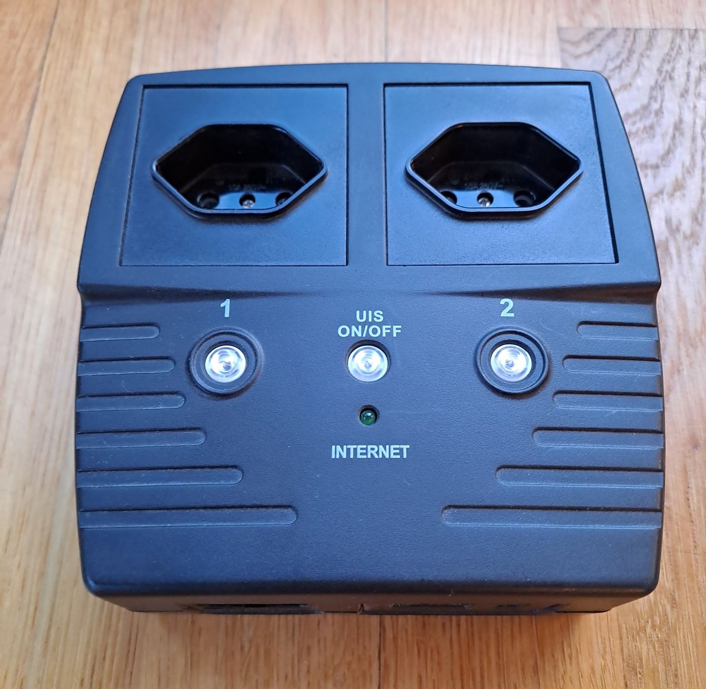 Stecker: UIS-323j LAN Network Managed Power plug – Gebraucht aus Vevey von Traise