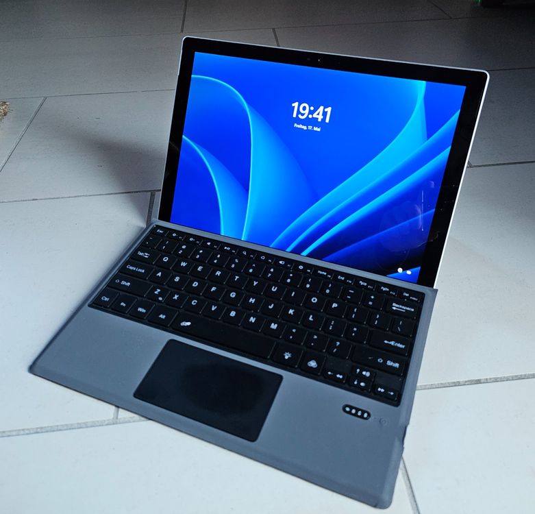 Microsoft Surface Pro 4, i7, 16GB Ram, 256GB SSD (Gebraucht) in Riniken