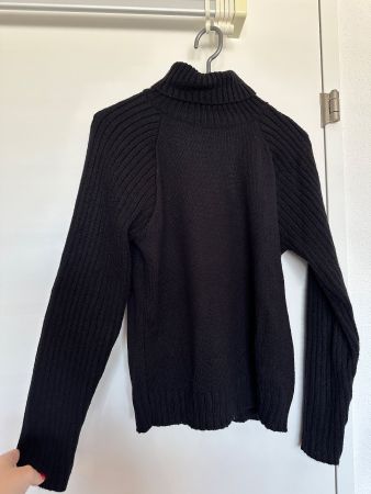 NA-KD Schwarzer Pullover mit gerippten Ärmel - S - wie NEU!