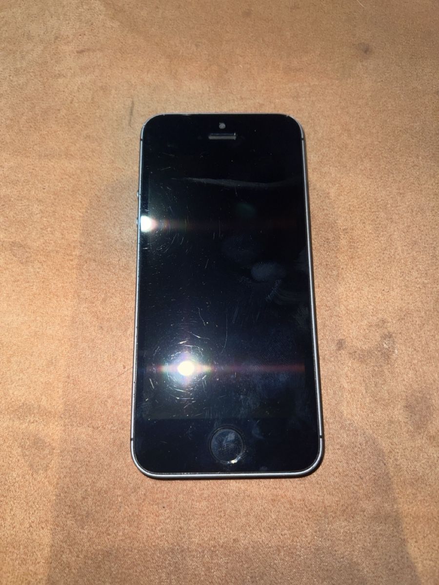 Apple Telefoni cellulari / Smartphones: iPhone SE – Usato da Spiez venduto da Miryam07