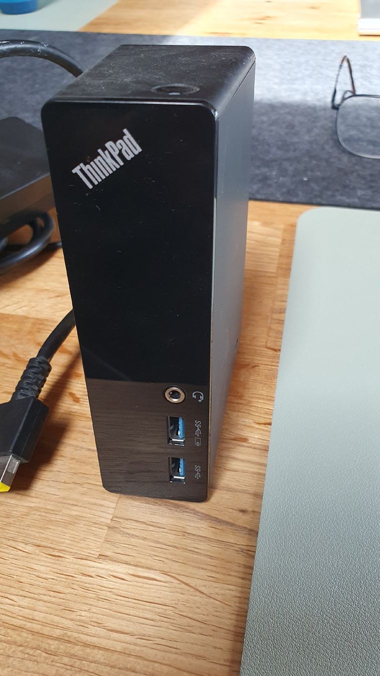 Lenovo Dockingstation: Lenovo ThinkPad Docking Station mit Netzteil  – Gebraucht aus Bolligen von BXB12