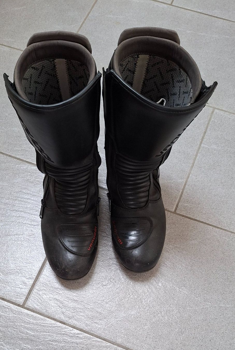 Vanucci Scarpe da uomo: Vanucci Motorradstiefel 45 – Usato da Möhlin venduto da teddybaer8