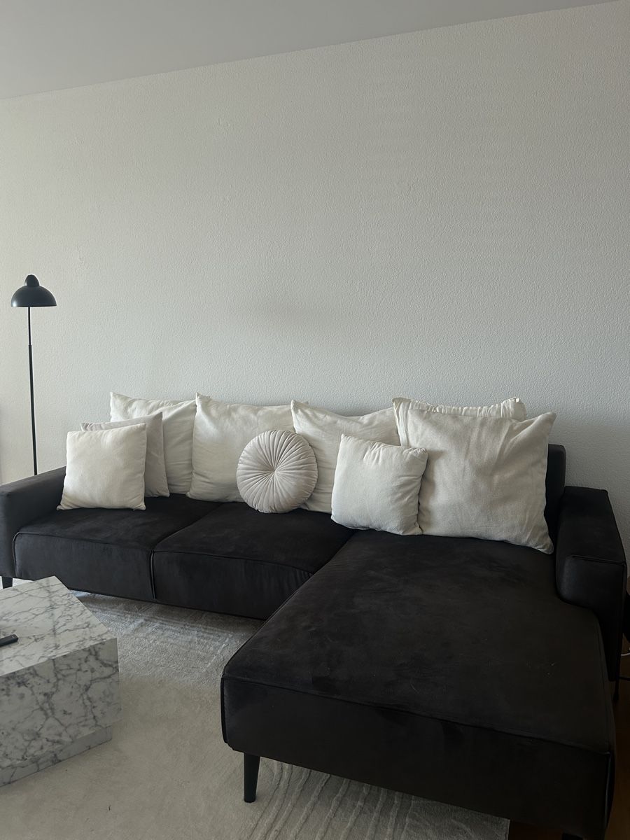 Sofas: Ecksofa dunkelgrau Velours guter Zustand – Gebraucht aus Aarburg von mel_t6n9 1