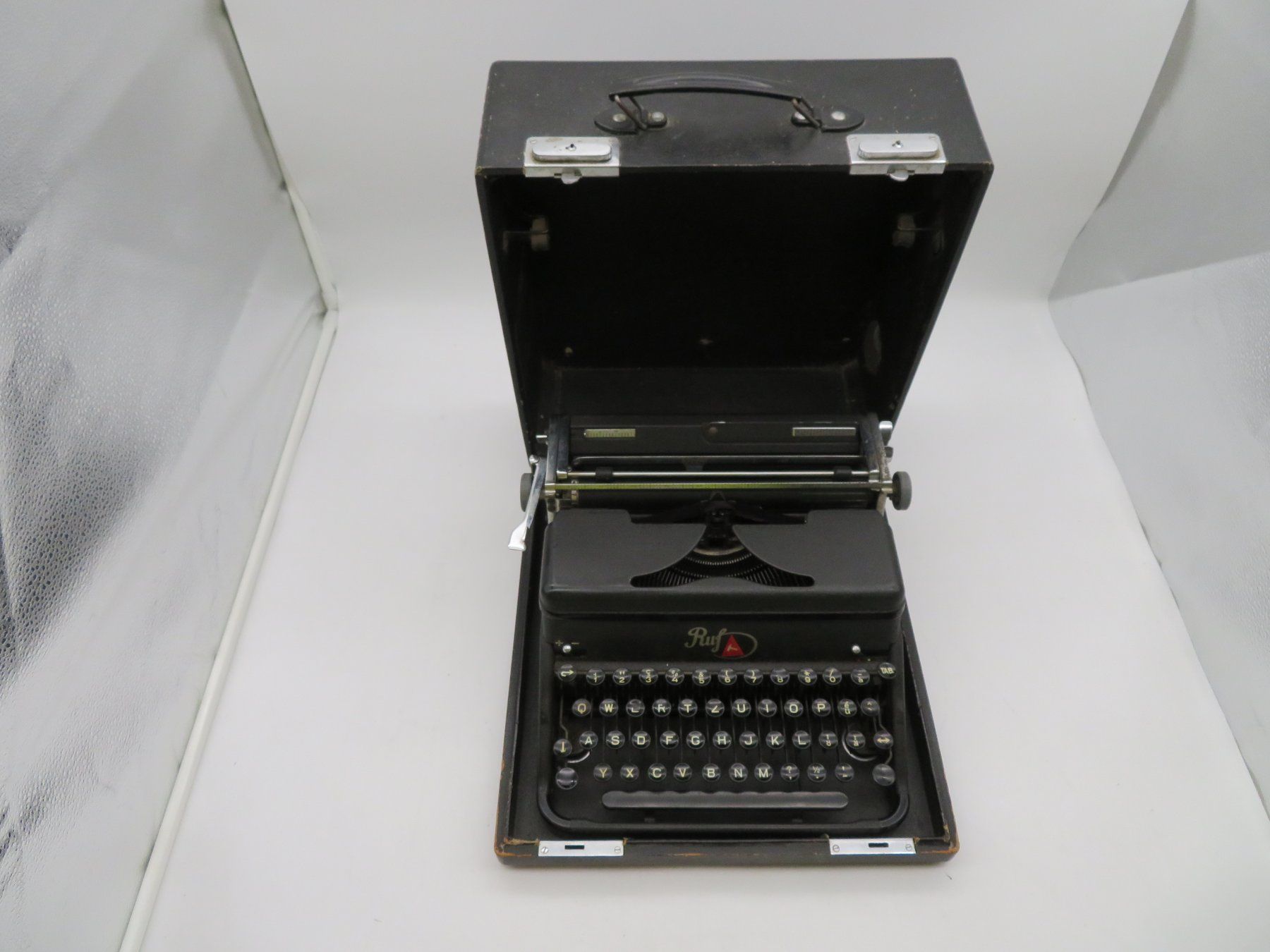 Schreibmaschinen: Vintage Ruft Schreibmaschine – Gebraucht aus Reinach BL von WBZ-Flohmarkt 3