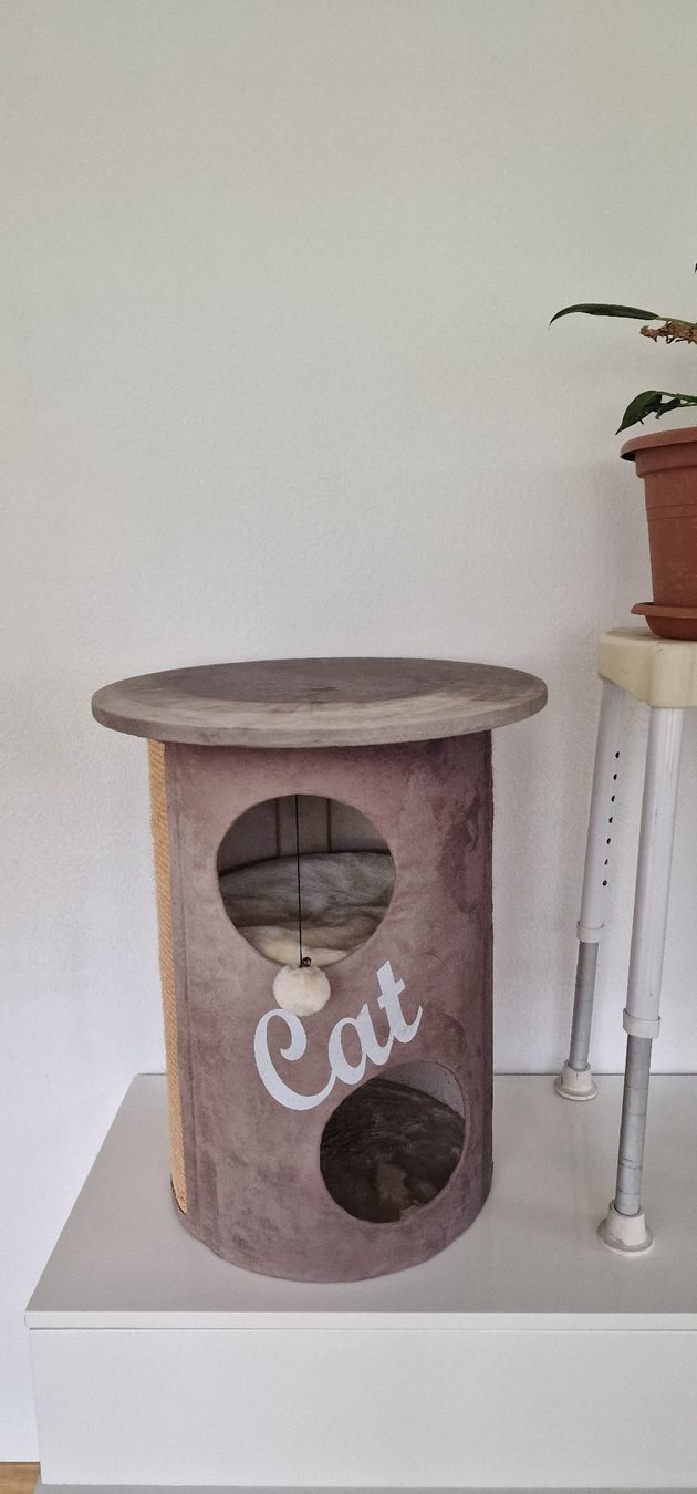 Tiragraffi: Katzenbaum – Usato da Zürich venduto da Abrar123 1