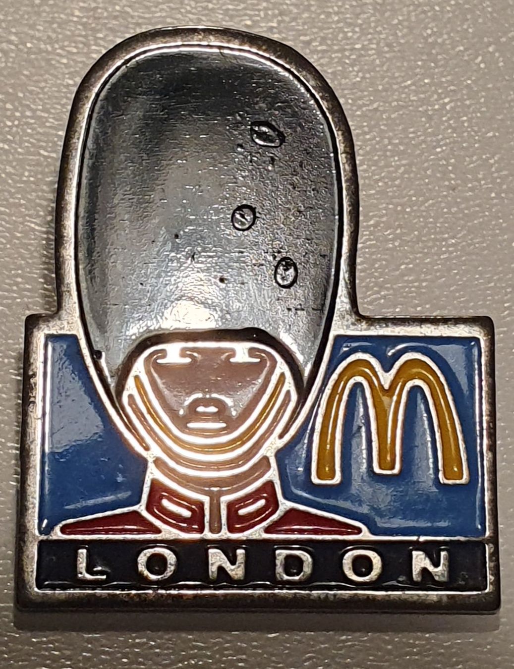 Mc Donald's Placchette & Badge: Pin's McDonald's London – Usato da St-Barthélemy VD venduto da titeuf5 4