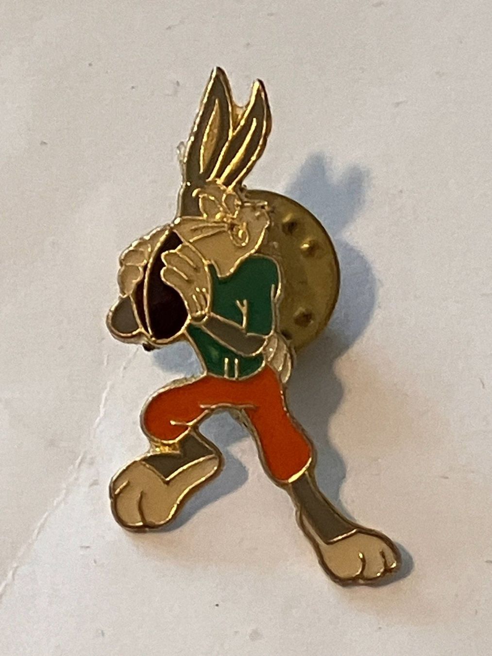 Placchette & Badge: 1 Pin Bugs Bunny – Usato da Basel venduto da djwwpp