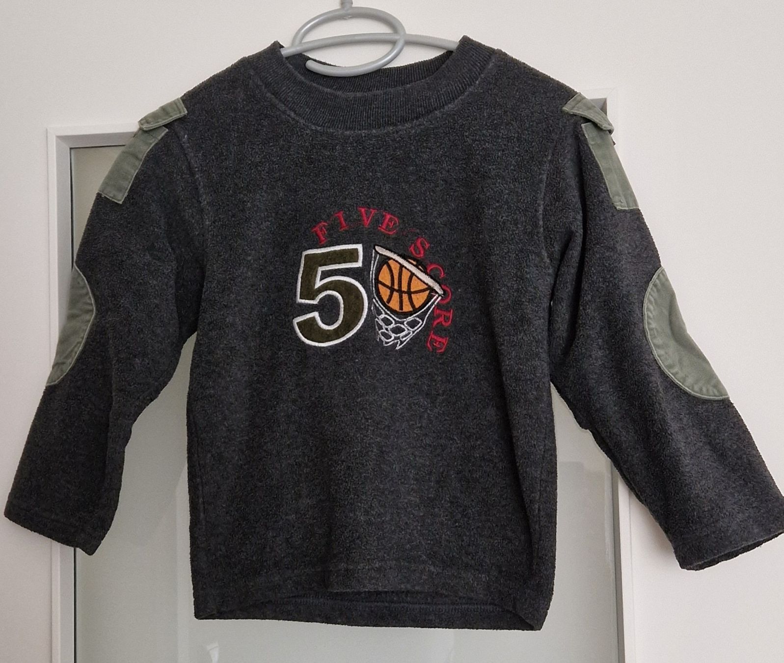 Maglioni & Felpe: pull grandeur 6 ans – Usato da Couvet venduto da Pioune