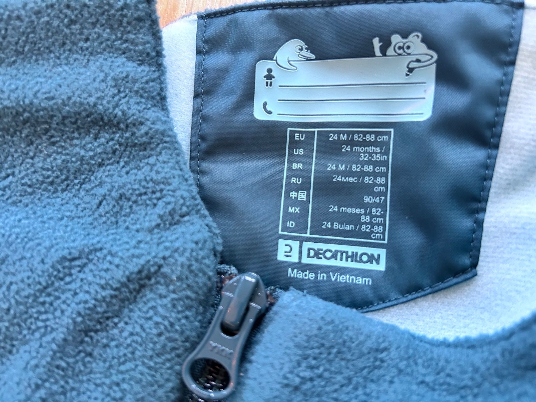 Decathlon Completi: Schneeanzug Kinder Gr 90 – Usato da Affoltern am Albis venduto da dor_d289 1
