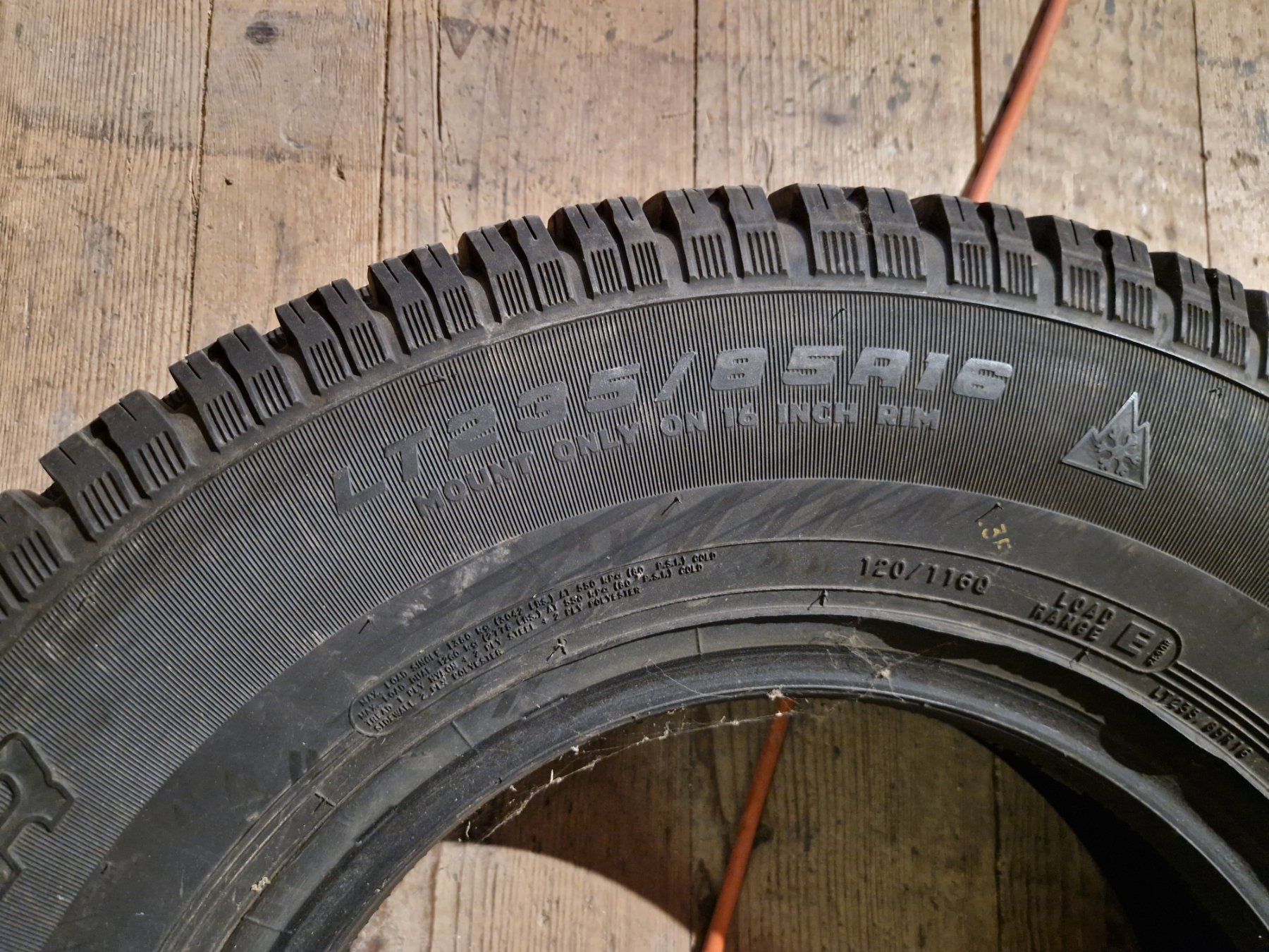 Cooper Pneus & Roues: Cooper Discoverer 285 75 R16 – D'occasion à Gstaad par Gigger83 2