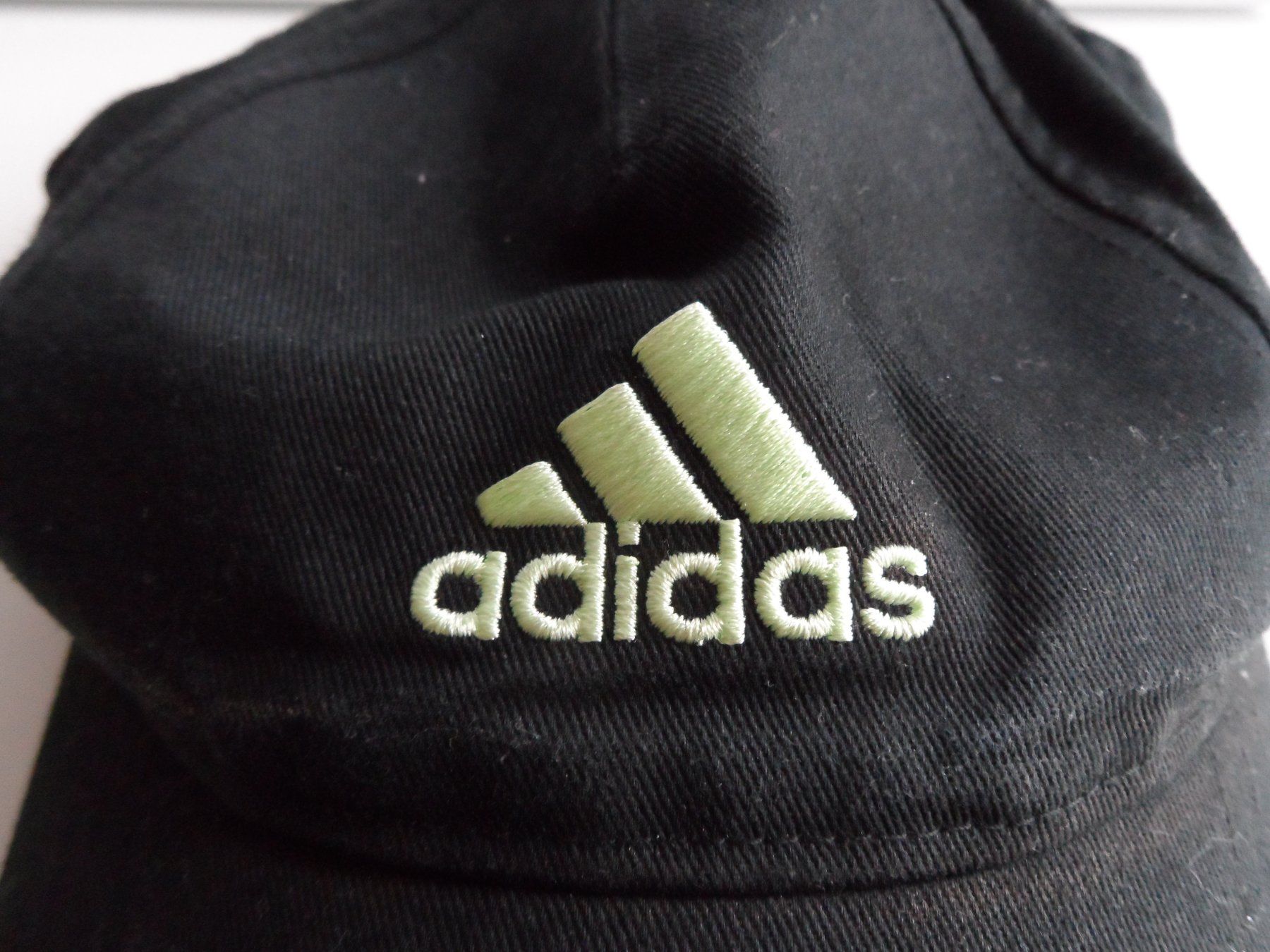 Altro in  Abbigliamento & Accessori: **** adidas  One Size Youth **** – Usato da Therwil venduto da Hcd1919