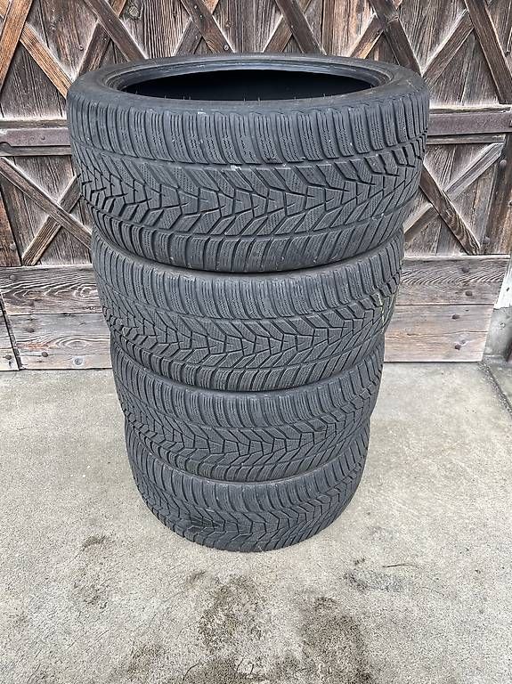 Pneumatici & Ruote complete: 275/40/20 Hankook Winterreifen  – Usato da Frasnacht venduto da nobloff